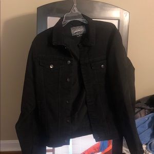 Men’s black washed jean jacket